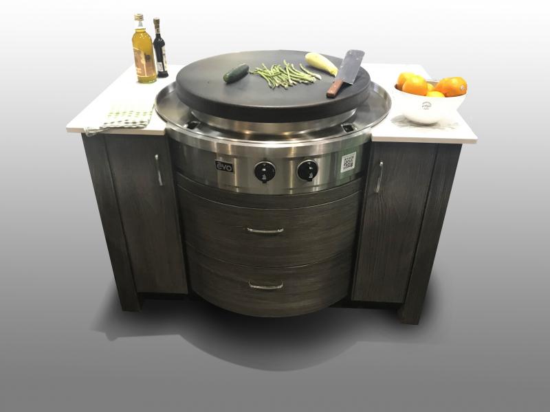 Naturekast Evo cabinet with outdoor cooktop